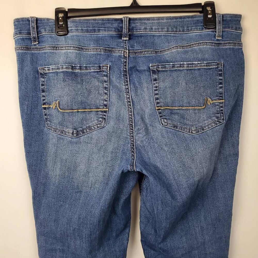 Maurices Size 16 short Mid-Rise Bootcut Mjeans - Picture 4 of 7